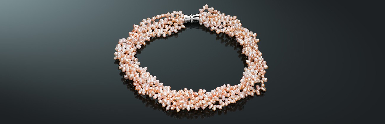Ожерелье из розового жемчуга. Замок из ювелирного сплава. р040-50бптп