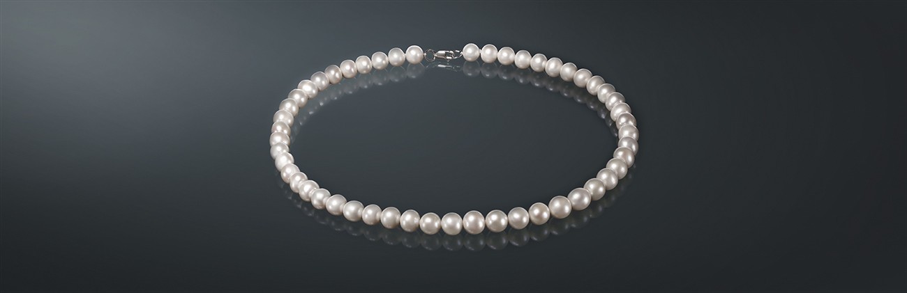 Ожерелье из белого пресноводного жемчуга, с замком из серебра 925˚. б095п40с