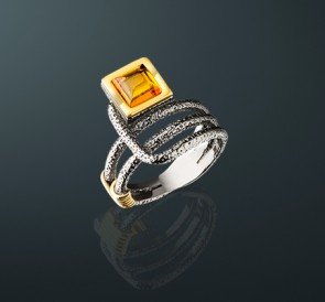 Кольцо с янтарем к-71131034: золотистый жемчуг, серебро 925°