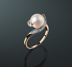 Золотое кольцо с жемчугом сапфиры к-1833: белый пресноводный жемчуг, золото 585°